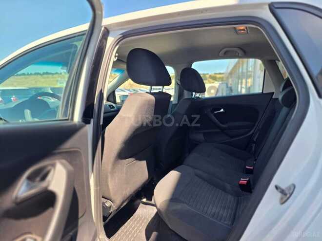 Volkswagen Polo-10