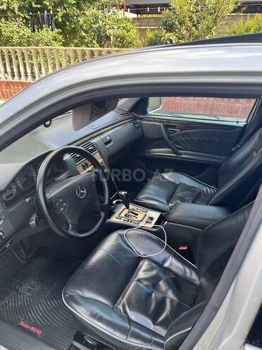 Mercedes E 220-7