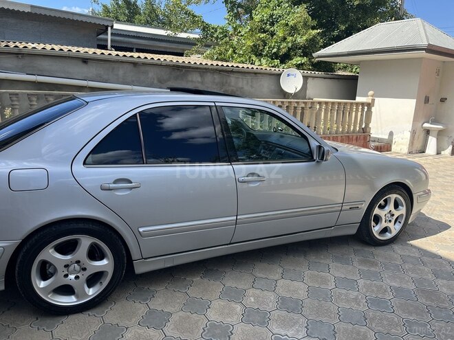 Mercedes E 220-4