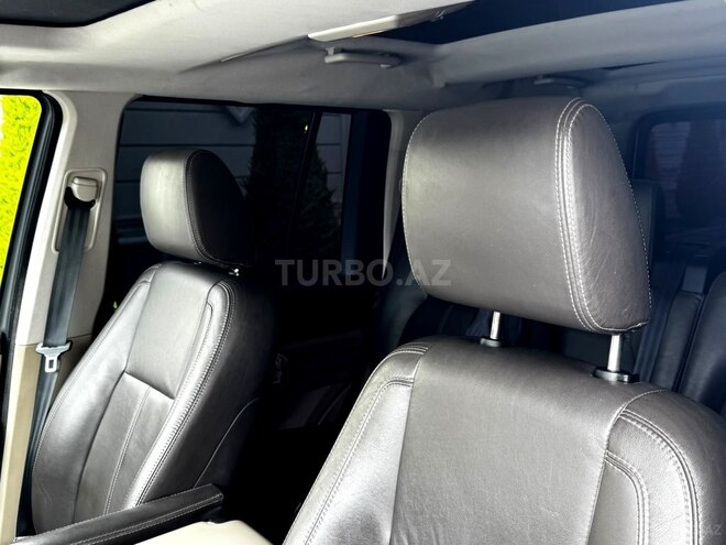 Land Rover Discovery-10