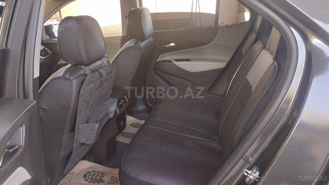 Chevrolet Equinox-4