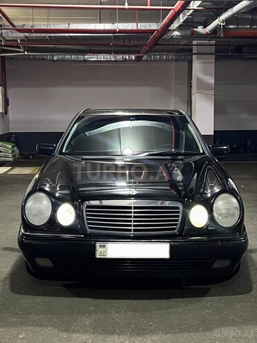 Mercedes E 320-4