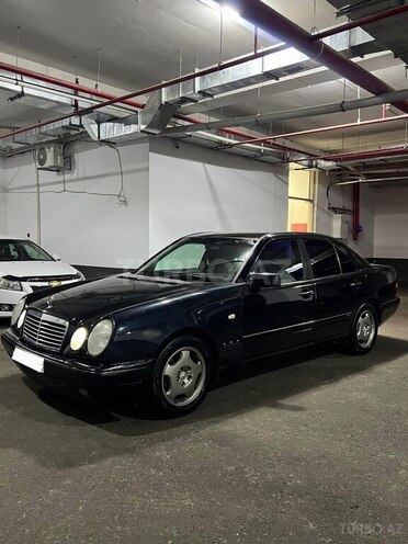 Mercedes E 320-7