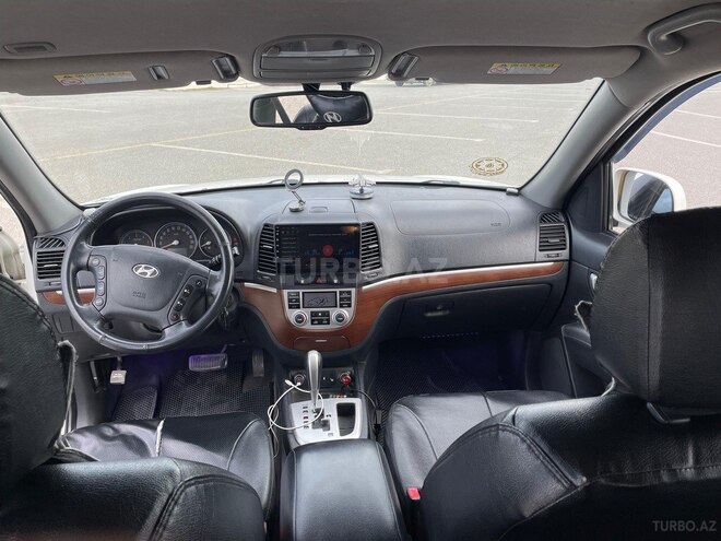 Hyundai Santa Fe-12