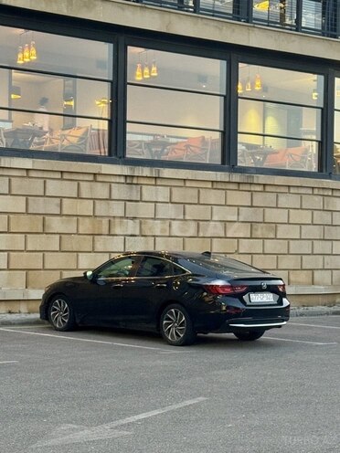 Honda Insight-3