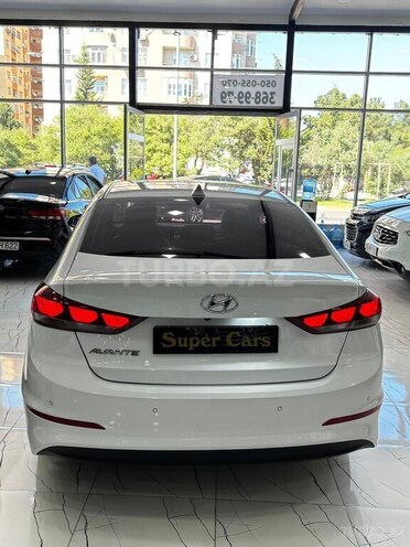 Hyundai Avante-5