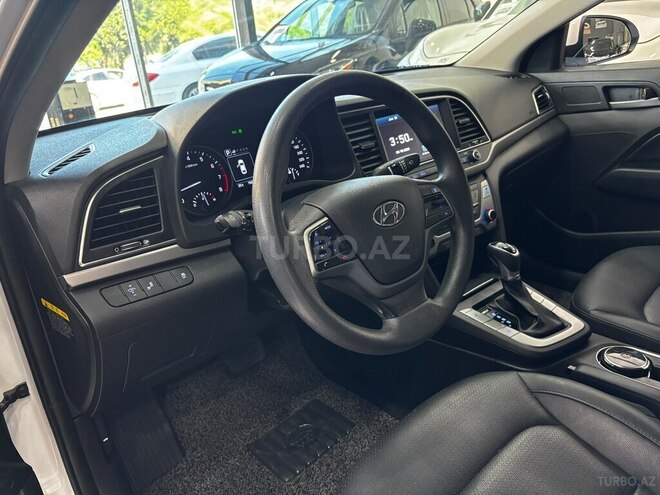 Hyundai Avante-10