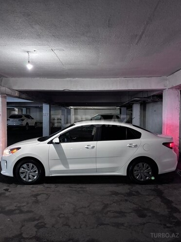 Kia Rio-5