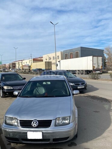 Volkswagen Jetta-1