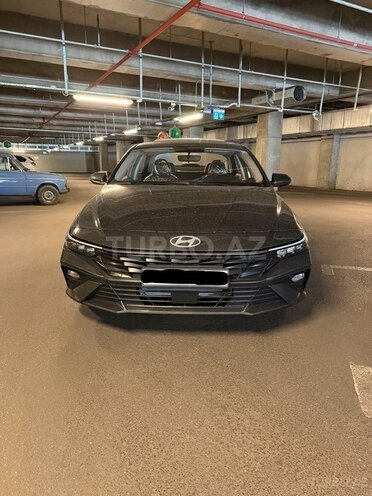 Hyundai Elantra-2
