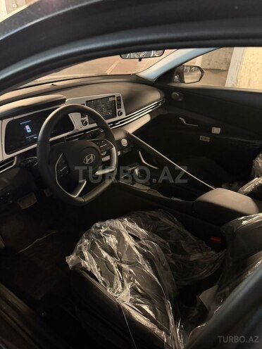 Hyundai Elantra-4
