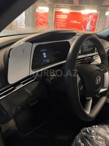 Hyundai Elantra-11