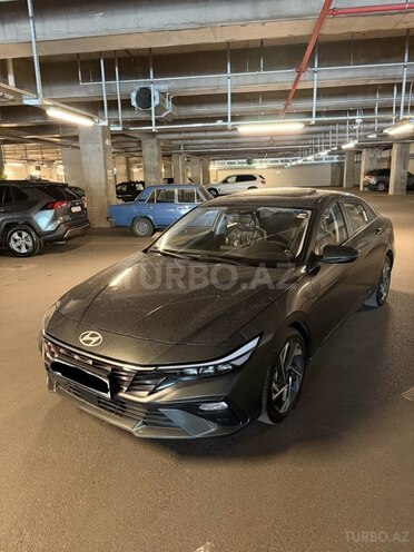 Hyundai Elantra-3