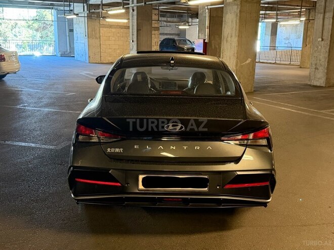Hyundai Elantra-7