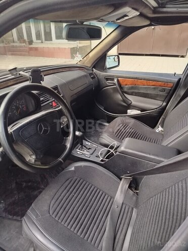 Mercedes C 230-4