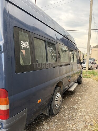 Ford Transit-3