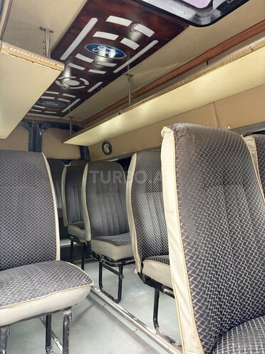 Ford Transit-6