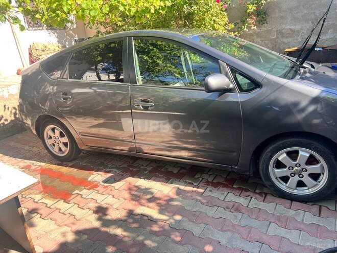 Toyota Prius-2