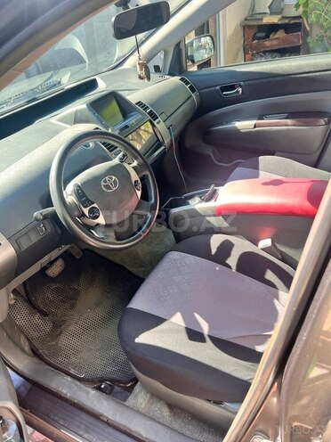 Toyota Prius-6