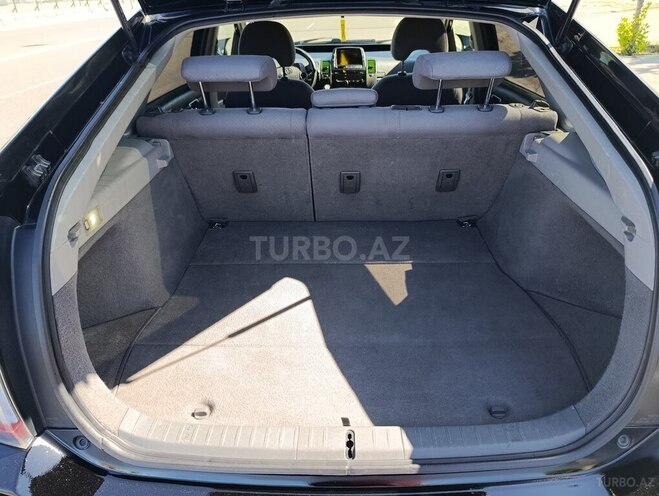Toyota Prius-7