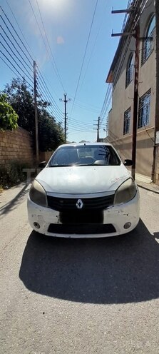 Renault Sandero-1