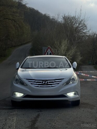Hyundai Sonata-1