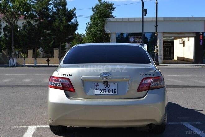 Toyota Camry-3