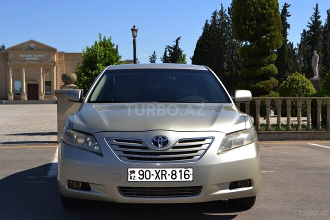 Toyota Camry-1