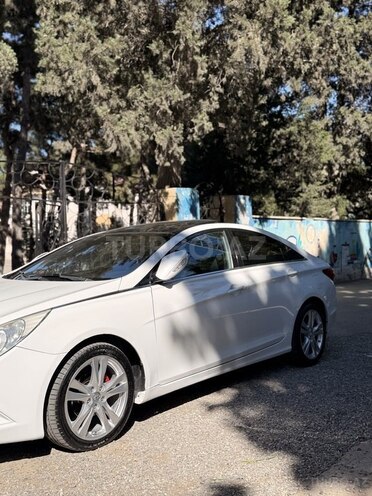 Hyundai Sonata-4