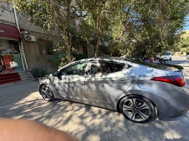Hyundai Elantra-7
