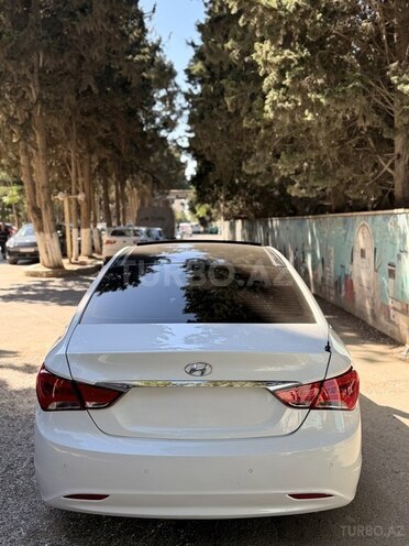 Hyundai Sonata-6
