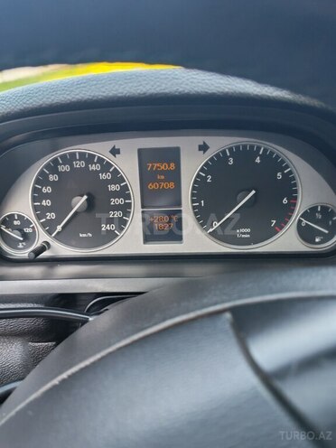 Mercedes B 180-10