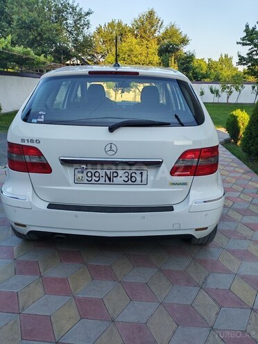 Mercedes B 180-7