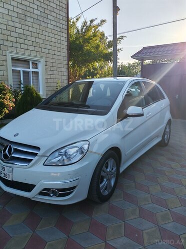 Mercedes B 180-14