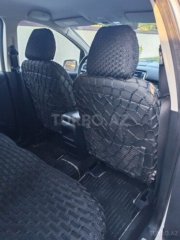 Mercedes B 180-4
