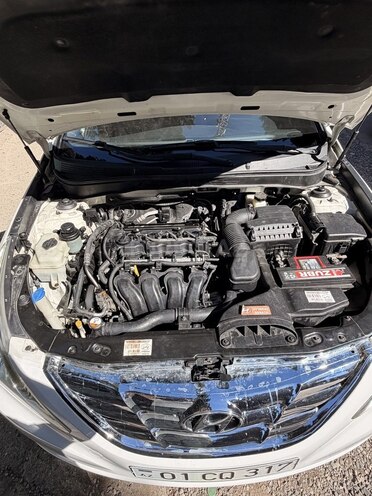 Hyundai Sonata-11