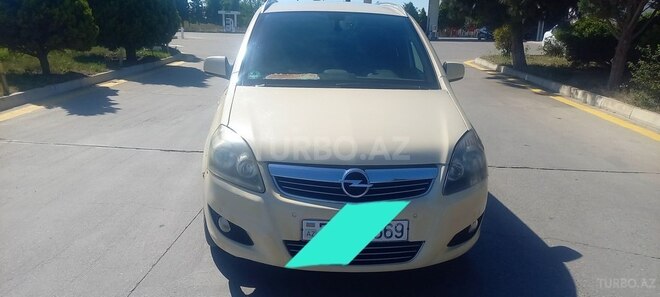 Opel Zafira-1