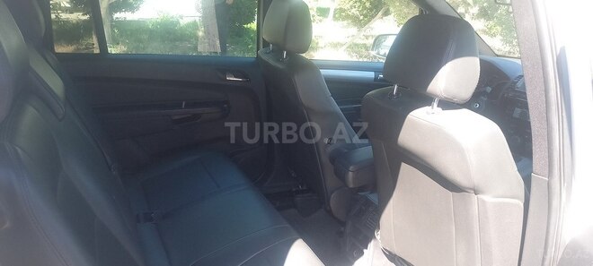 Opel Zafira-10