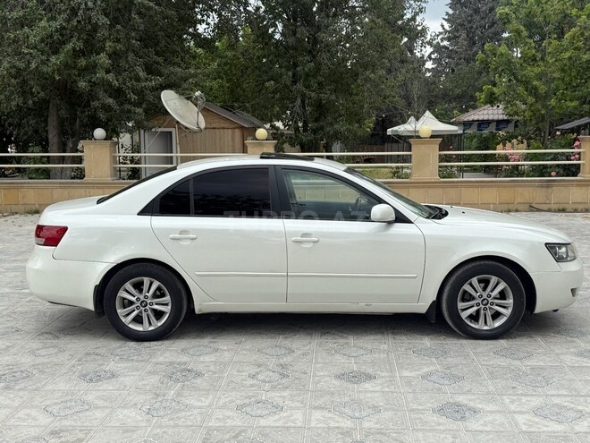 Hyundai Sonata-4