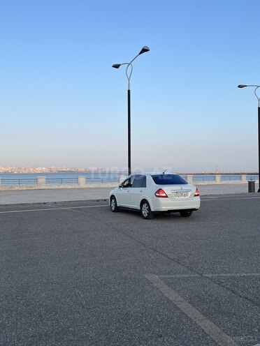 Nissan Tiida-3
