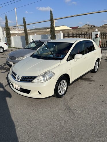 Nissan Tiida-4