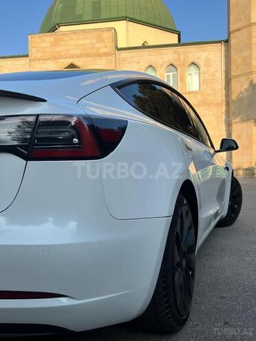 Tesla Model 3-7