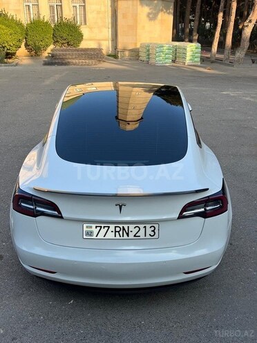 Tesla Model 3-5
