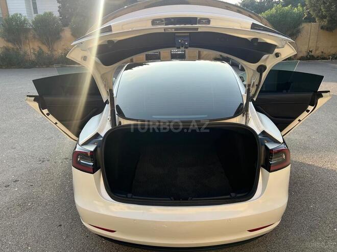 Tesla Model 3-14