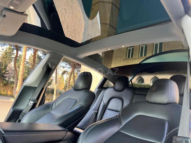 Tesla Model 3-15
