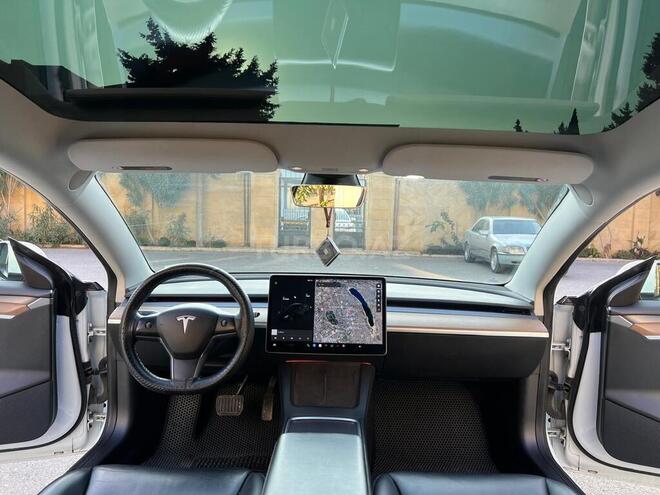 Tesla Model 3-19