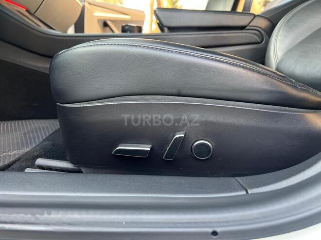 Tesla Model 3-17