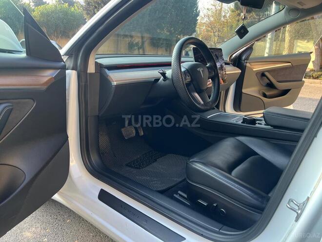 Tesla Model 3-20