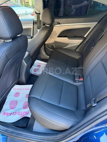 Hyundai Elantra-6