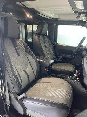 Jeep Wrangler-12